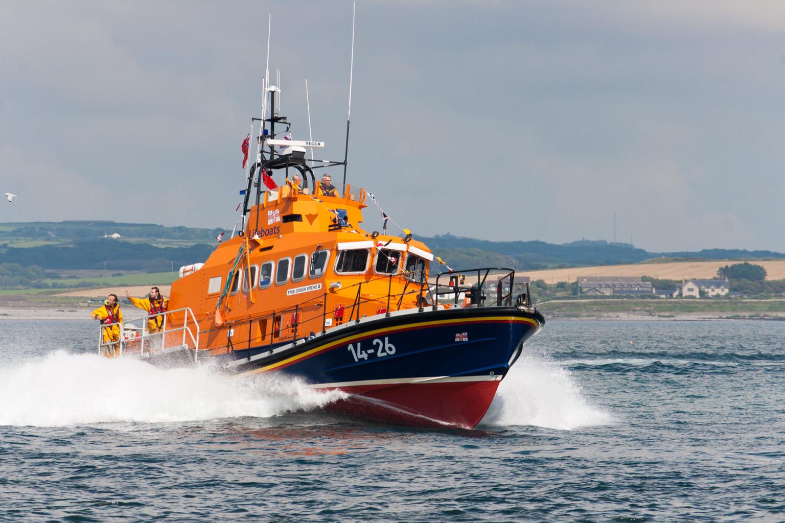 11 year old girl rescued by RNLI off island in West Cork