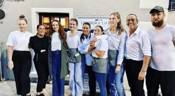 Lindsay Lohan casually drops into The Bridge Tavern in Wicklow