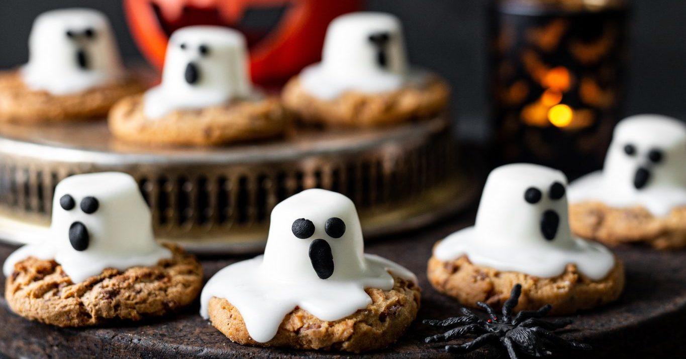 RECIPE: Marshmallow ghost cookies for spooky season