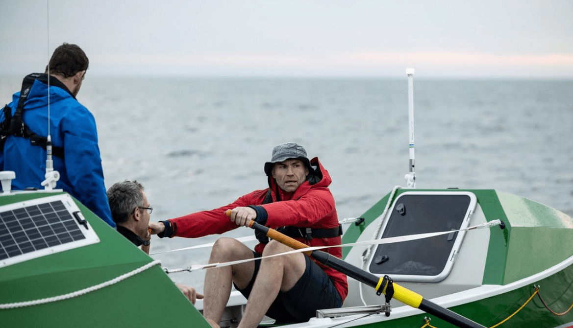 Former rugby player becomes first person to row from New York to Galway