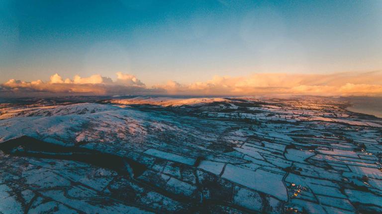 Snow expected to fall as country-wide weather warning is issued