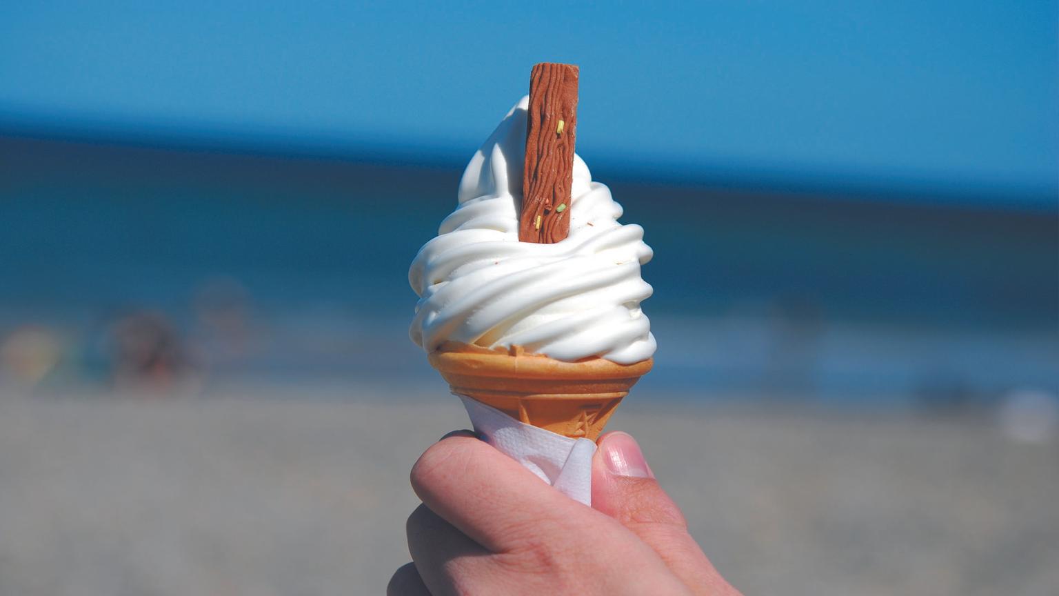 Ice cream sellers say Cadbury Flakes are now ‘too crumbly’ for 99 cones
