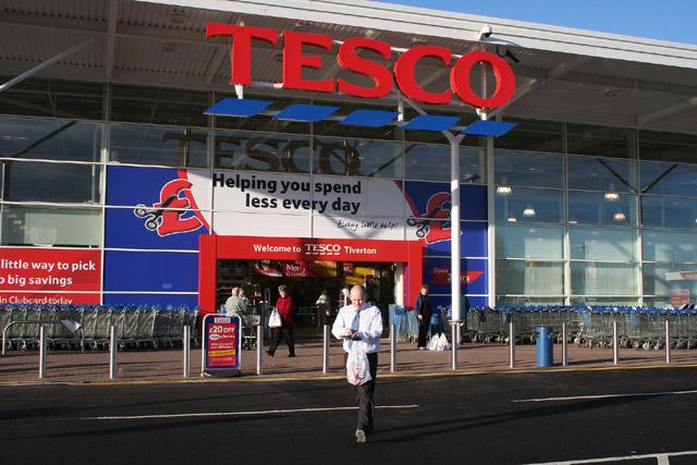 Tesco Ireland cuts prices nationwide on over 700 products