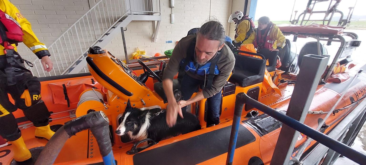 Dog is rescued from sandbank on Sligo beach