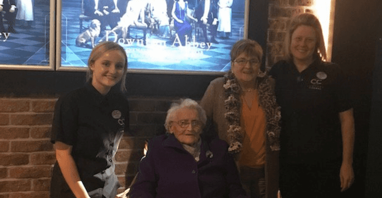 103-Year-Old Ruby’s First Trip To The Cinema After 80 Years Between Visits 103-Year-Old Ruby’s First Trip To The Cinema After 80 Years Between Visits