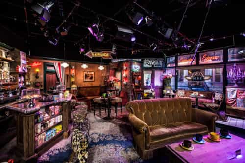 This tour of the ‘Friends’ set in Hollywood sounds like the ultimate way to spend ‘Friendsgiving’ This tour of the ‘Friends’ set in Hollywood sounds like the ultimate way to spend ‘Friendsgiving’