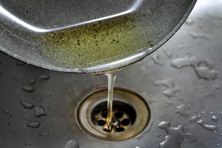 Public warned not to pour fats, oils and greases down the drain this Christmas Public warned not to pour fats, oils and greases down the drain this Christmas