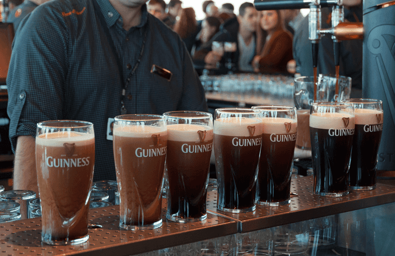 Gardaí confirm Irish pubs legally allowed to offer takeaway services during lockdown Gardaí confirm Irish pubs legally allowed to offer takeaway services during lockdown