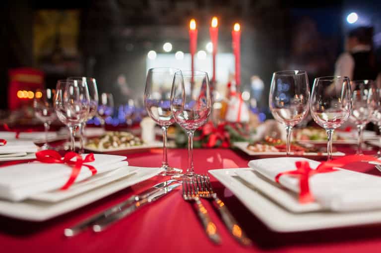 “Hug briefly while wearing a mask” – Immunologist outlines what Christmas might look like for families “Hug briefly while wearing a mask” – Immunologist outlines what Christmas might look like for families