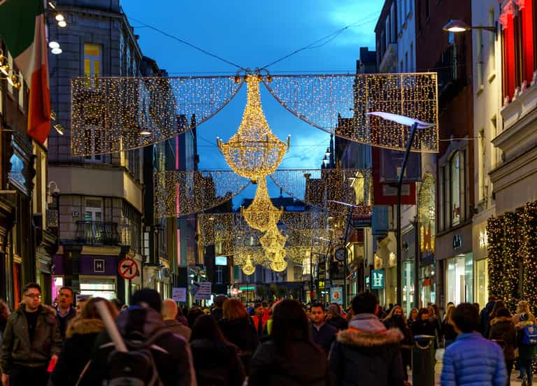 Irish immunologist calls to “delay Christmas until January and have a real party then” Irish immunologist calls to “delay Christmas until January and have a real party then”