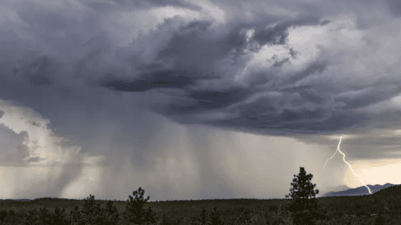 Grim weather news as this weekend set to kick off with sleet, snow and thunderstorms Grim weather news as this weekend set to kick off with sleet, snow and thunderstorms