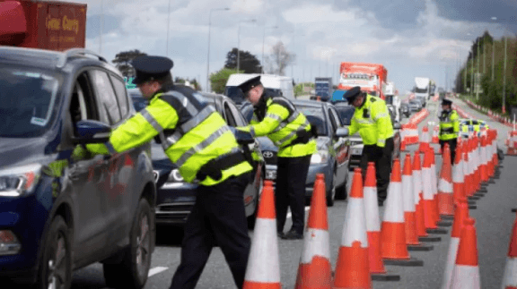 Gardaí to resume high-profile motorway checkpoints ahead of Easter weekend Gardaí to resume high-profile motorway checkpoints ahead of Easter weekend
