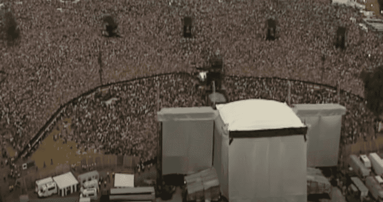 Noel Gallagher announces new Oasis documentary about their most iconic gig Noel Gallagher announces new Oasis documentary about their most iconic gig