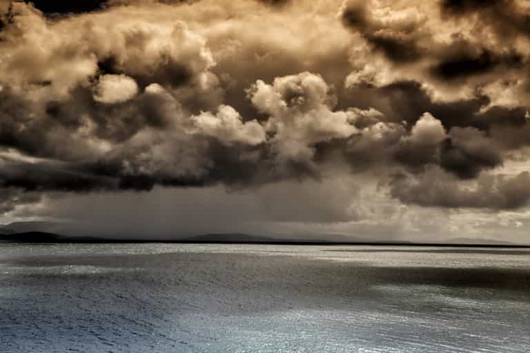 It was nice knowing ya, summer – Thunderstorm warning issued for the entire country It was nice knowing ya, summer – Thunderstorm warning issued for the entire country