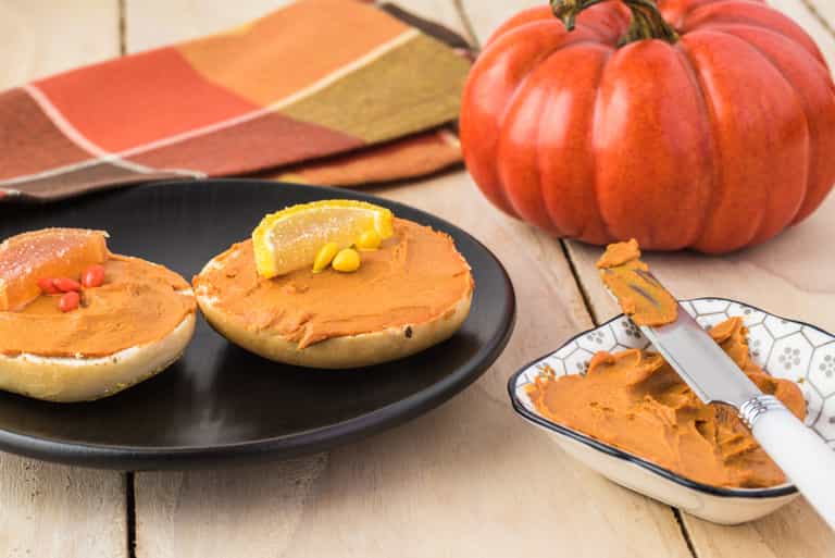 Pumpkin spice bagels are a thing, and we’re intrigued Pumpkin spice bagels are a thing, and we’re intrigued