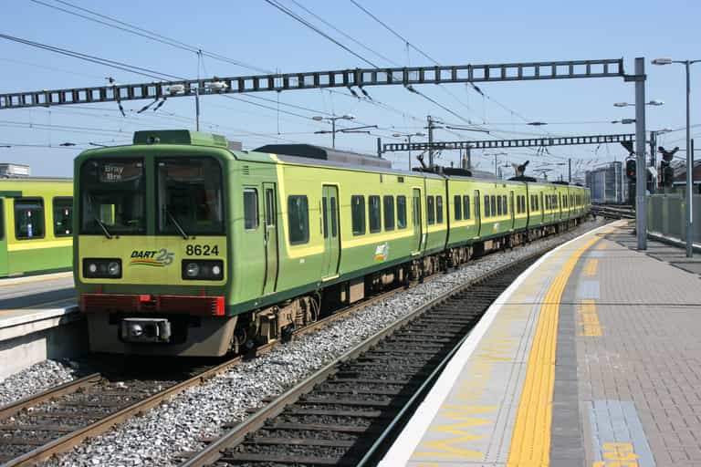 Iarnród Éireann promise a full investigation into chaotic scenes on DART yesterday Iarnród Éireann promise a full investigation into chaotic scenes on DART yesterday