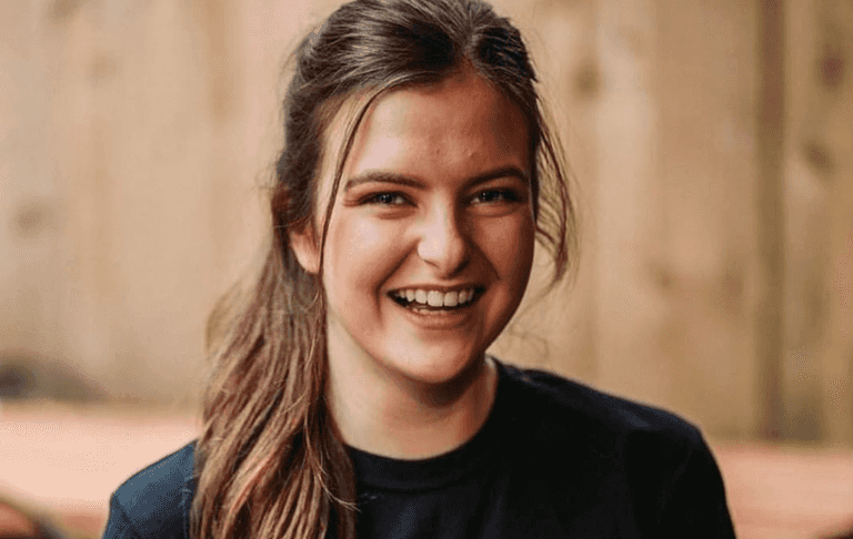 ‘It’s a terrible loss’ Ashling Murphy’s family pay a touching tribute to her at Fleadh Cheoil ‘It’s a terrible loss’ Ashling Murphy’s family pay a touching tribute to her at Fleadh Cheoil