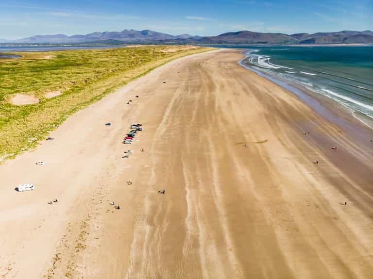 Kerry CoCo look for parking solution after cars are caught in tide at Inch Beach Kerry CoCo look for parking solution after cars are caught in tide at Inch Beach