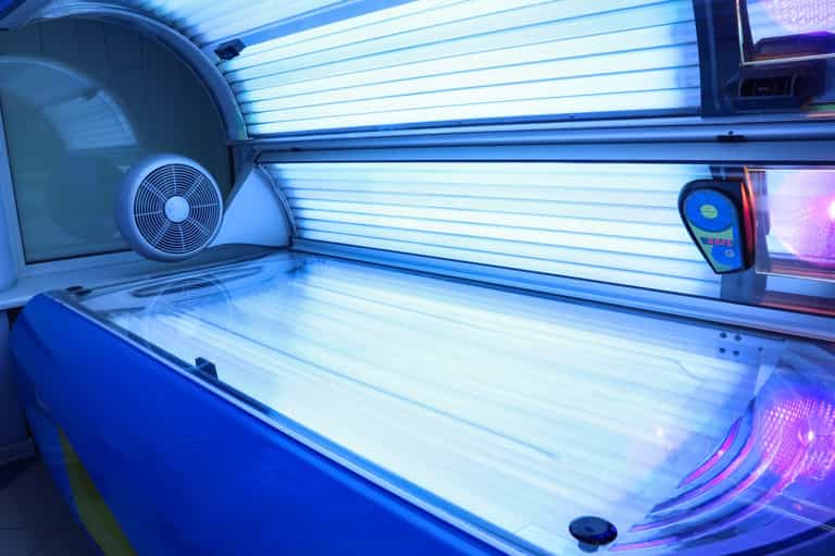 HSE issue grim skin cancer warning Irish people under 35 to stop using sunbeds HSE issue grim skin cancer warning Irish people under 35 to stop using sunbeds