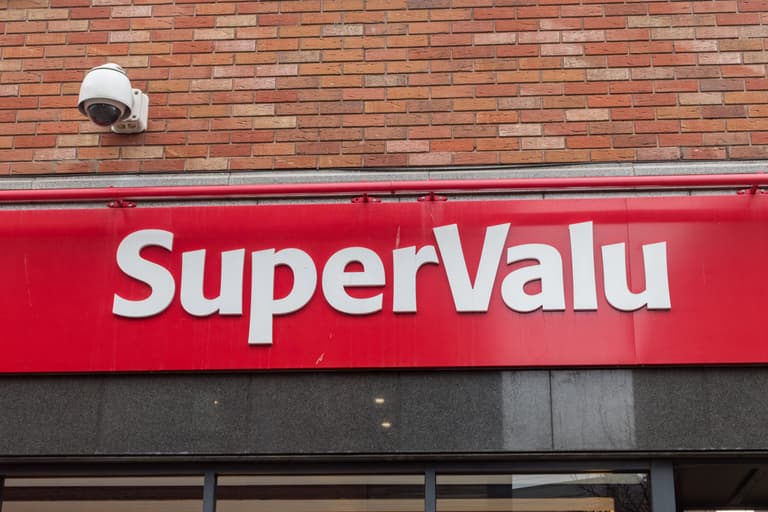 Supervalu employees in Derry refuse to close for the Queen’s funeral Supervalu employees in Derry refuse to close for the Queen’s funeral
