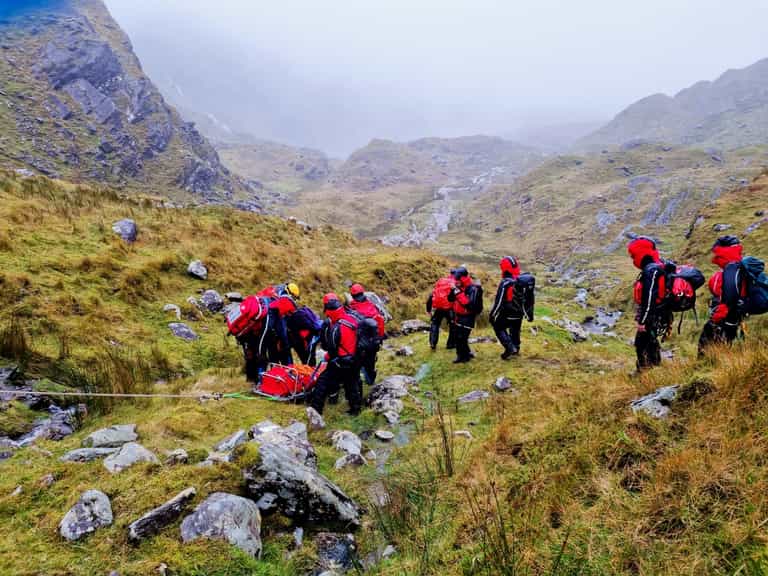 Two walkers rescued from mountain in Kerry on Christmas Day Two walkers rescued from mountain in Kerry on Christmas Day