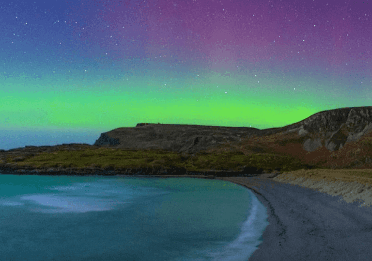 Irish Insta feeds aglow as Aurora Borealis visible from several counties last night Irish Insta feeds aglow as Aurora Borealis visible from several counties last night