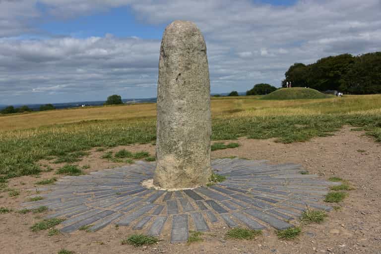 5,000-year-old Hill of Tara standing stone vandalised with spray paint 5,000-year-old Hill of Tara standing stone vandalised with spray paint