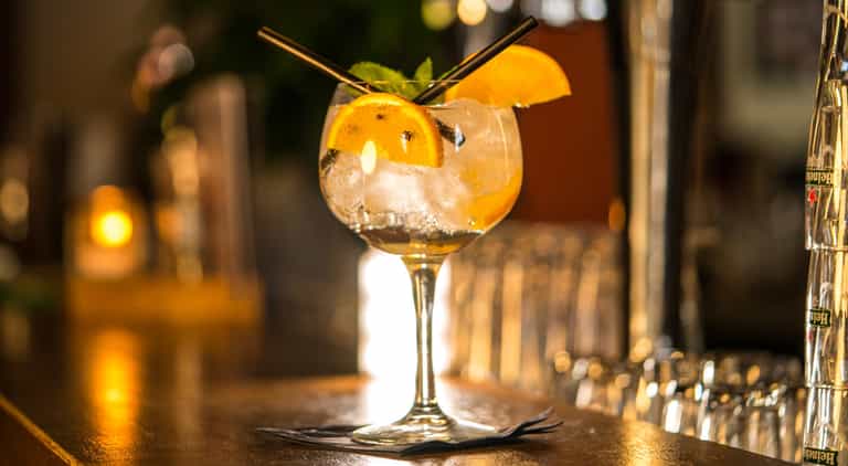 Gin and tonics shown to alleviate hayfever symptoms Gin and tonics shown to alleviate hayfever symptoms