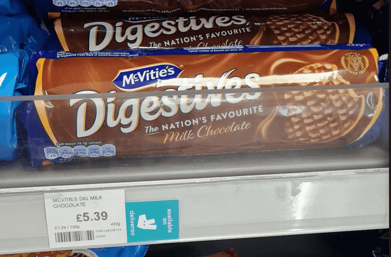 Aldi calls out UK supermarket for charging over a fiver for chocolate digestives Aldi calls out UK supermarket for charging over a fiver for chocolate digestives