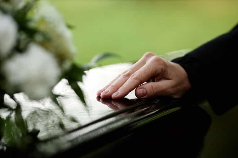 Dad faked his own death to teach his family a lesson Dad faked his own death to teach his family a lesson