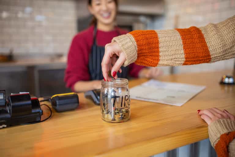 Restaurant takes legal action against guest who left a €2,700 tip for waitress Restaurant takes legal action against guest who left a €2,700 tip for waitress