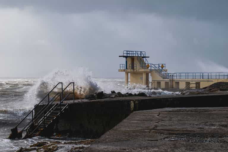 ‘Explosive storm’ to hit near Ireland after heatwave, Met Éireann warns ‘Explosive storm’ to hit near Ireland after heatwave, Met Éireann warns