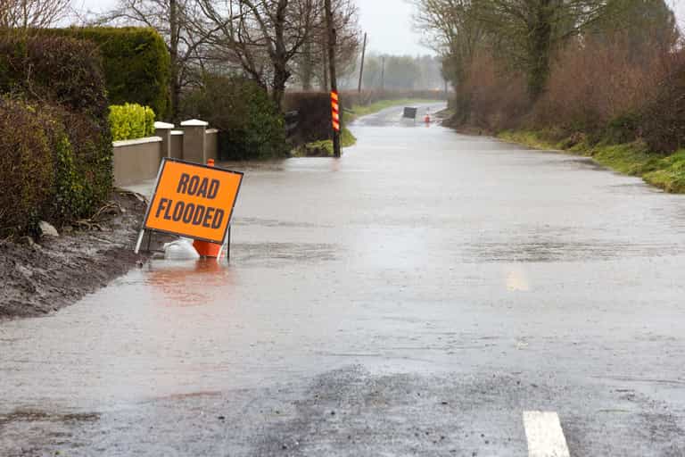 Met Éireann issues updated heavy rain warning with flooding likely Met Éireann issues updated heavy rain warning with flooding likely