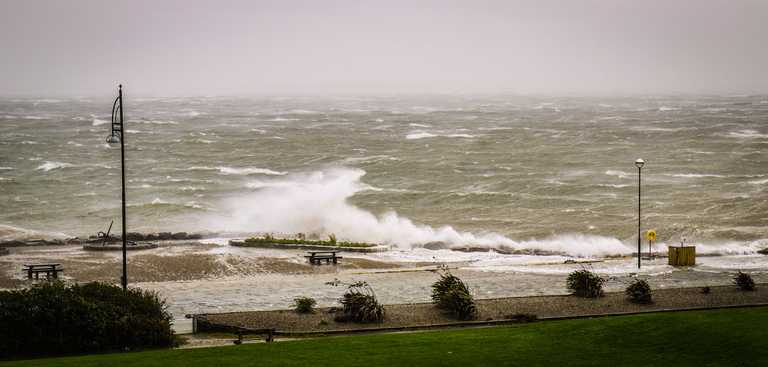 Galway sees the worst of Storm Elsa with severe flooding around the city Galway sees the worst of Storm Elsa with severe flooding around the city