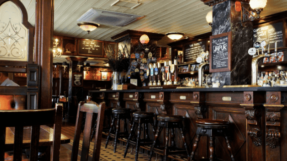 Substantial meals for €9 and 90-minute stays among new pub guidelines Substantial meals for €9 and 90-minute stays among new pub guidelines