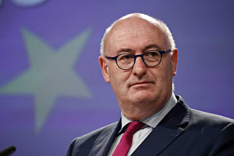 BREAKING: Phil Hogan offers ‘fulsome’ apology over Clifden golf event BREAKING: Phil Hogan offers ‘fulsome’ apology over Clifden golf event