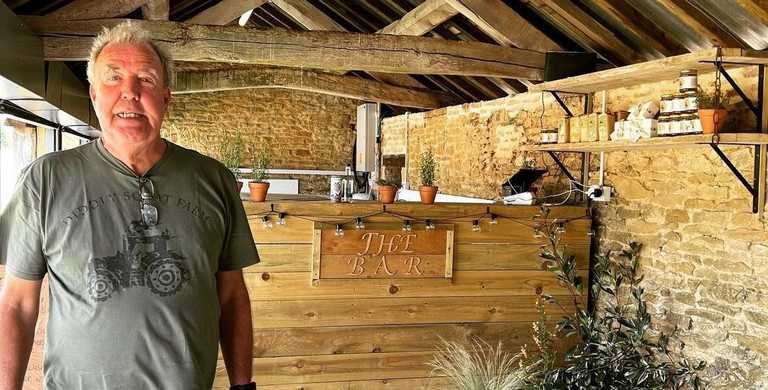Jeremy Clarkson ordered to shut his restaurant and cafe Diddly Squat Farm Jeremy Clarkson ordered to shut his restaurant and cafe Diddly Squat Farm
