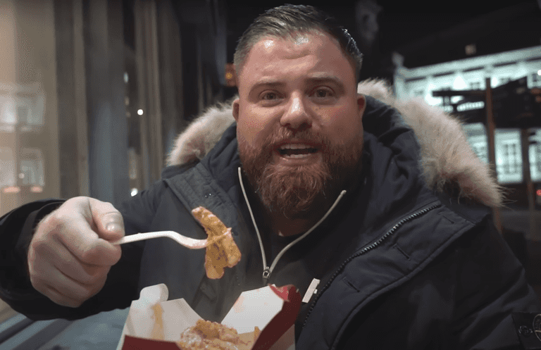UK food reviewer calls Supermacs ‘trashy, horrible and tasteless’, scoring them just 1/10 UK food reviewer calls Supermacs ‘trashy, horrible and tasteless’, scoring them just 1/10